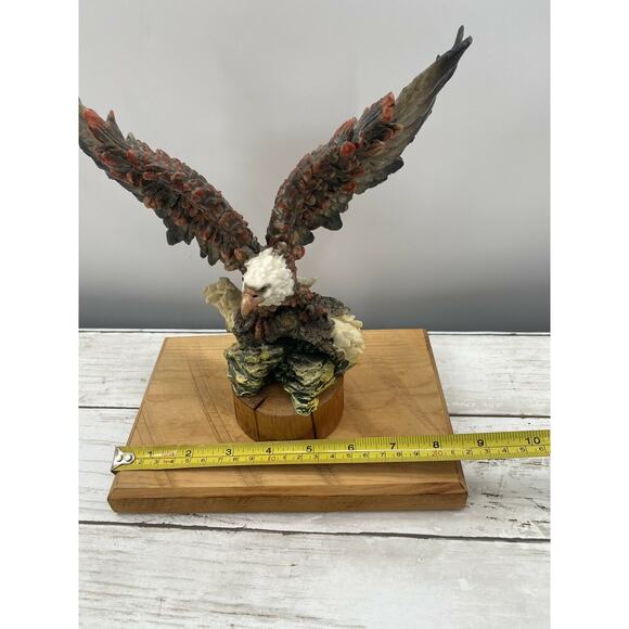 American Bald Eagle Mounted Sculpture Statue Resin Bird On Wood Mount Vintage - Picture 6 of 12